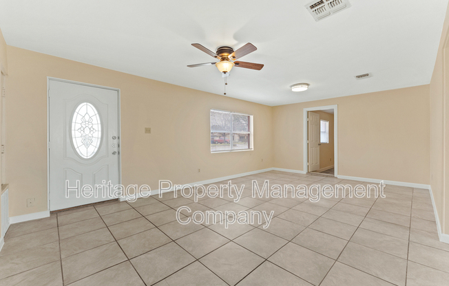 3323 W WOODLAWN AVE