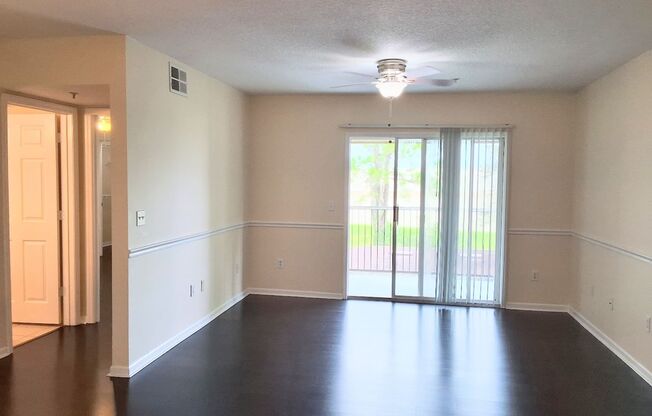 Gorgeous Wood Floors 1/1 condo for RENT @The Crest close to UCF