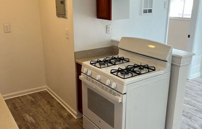 1 bed, 1 bath, $1,100, Unit 2