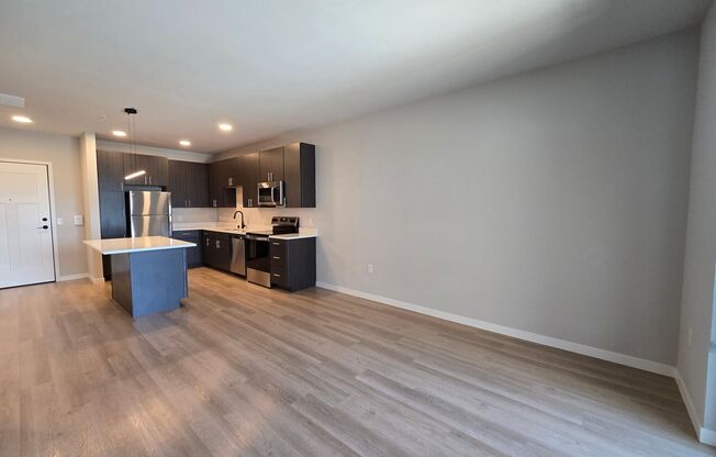 1 bed, 1 bath, 900 sqft, $2,060, Unit 8421-326