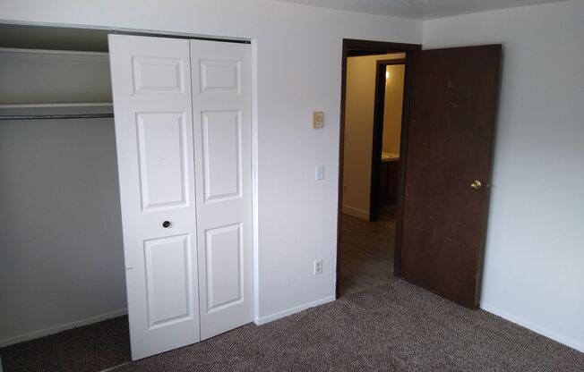 3 beds, 1 bath, $1,175