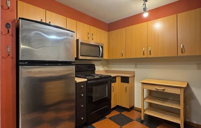 4020 Aurora Ave. N. #205