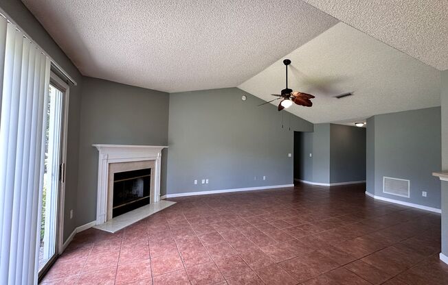 Beautiful home on Bridgecreek Dr in Argyle- Available Now!