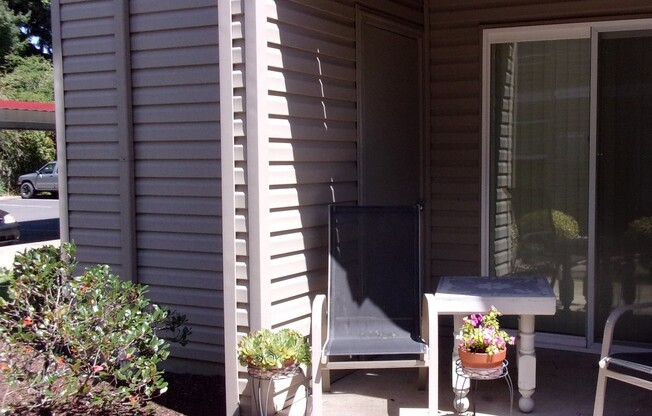 3 beds, 2 baths, 1,172 sqft, $1,695, Unit 253