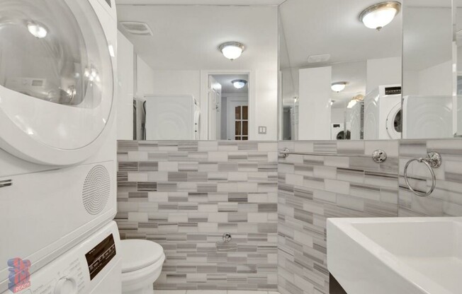 2 beds, 1.5 baths, $5,495, Unit A