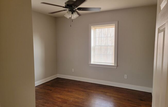 2 beds, 1 bath, $1,360