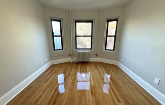 1 bed, 1 bath, 700 sqft, $2,200, Unit 11