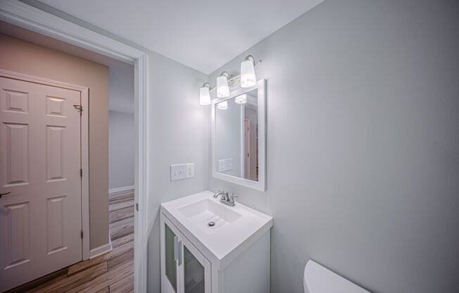 3 beds, 2.5 baths, 1,250 sqft, $1,850, Unit 18-44
