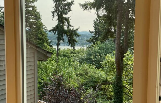 Mercer Island Beauty 4bed/2.5bath Home