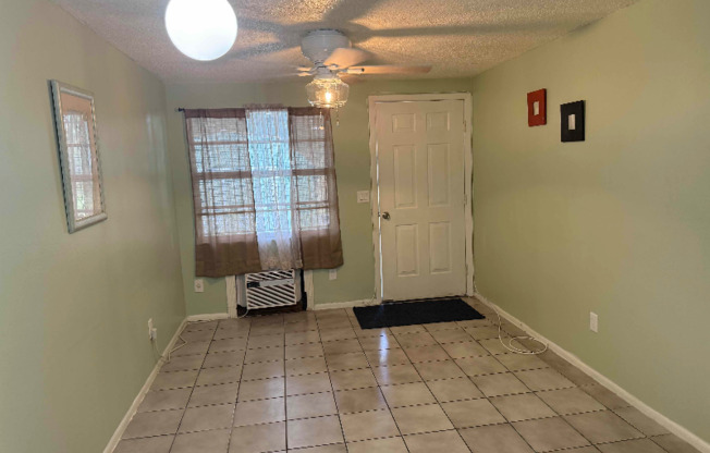 2527 W PALMETTO