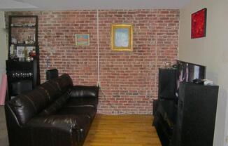 1 bed, 1 bath, $2,900, Unit B