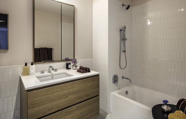 2 beds, 2 baths, $11,677, Unit 711