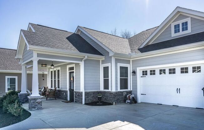 515 VILLA LN