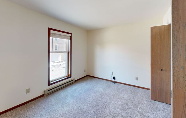 2 beds, 1 bath, 950 sqft, $1,780, Unit 7618RA