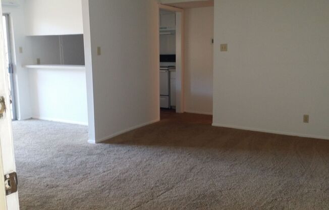 1 bed, 1 bath, 714 sqft, $840, Unit *324