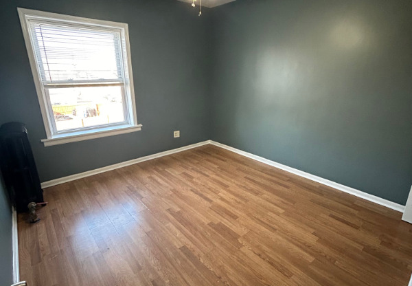 2421 W 60 ST