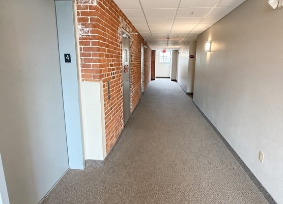 2 beds, 1 bath, 980 sqft, $2,300, Unit 3402
