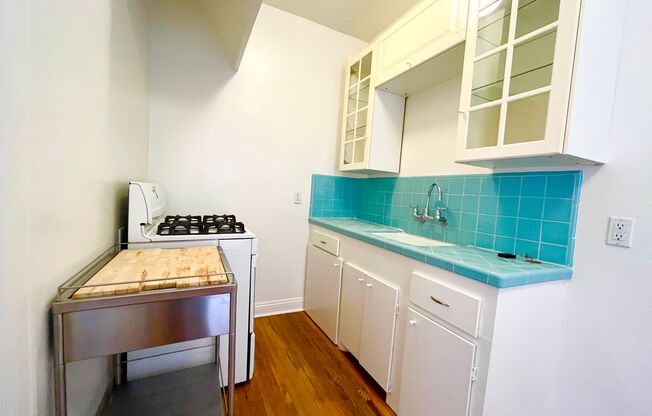 1 bed, 1 bath, $3,395, Unit 933 Ocean Unit 09 ACTIVE