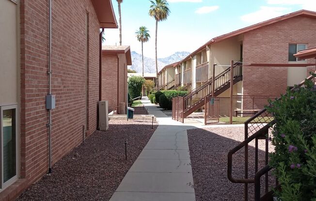 1 bed, 1 bath, 525 sqft, $949, Unit 151