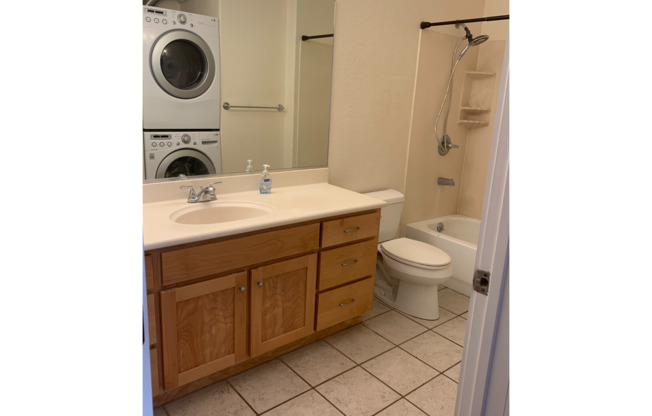 1 bed, 1 bath, $2,100