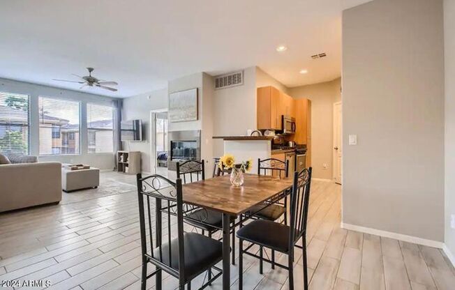 2 beds, 2 baths, $2,200, Unit UNIT 2111