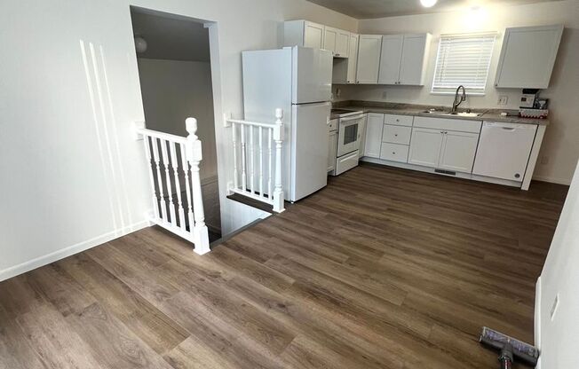 2 beds, 1 bath, $1,700