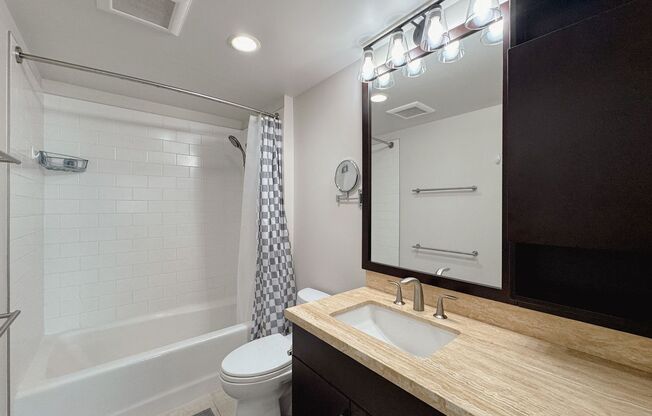 1 bed, 1 bath, $3,200, Unit APARTMENT 1607