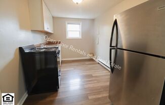 1 bed, 1 bath, $795, Unit 1012 1/2 Huffman st