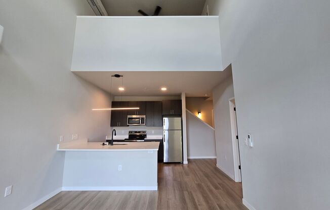 1 bed, 1 bath, 756 sqft, $1,820, Unit 8421-421