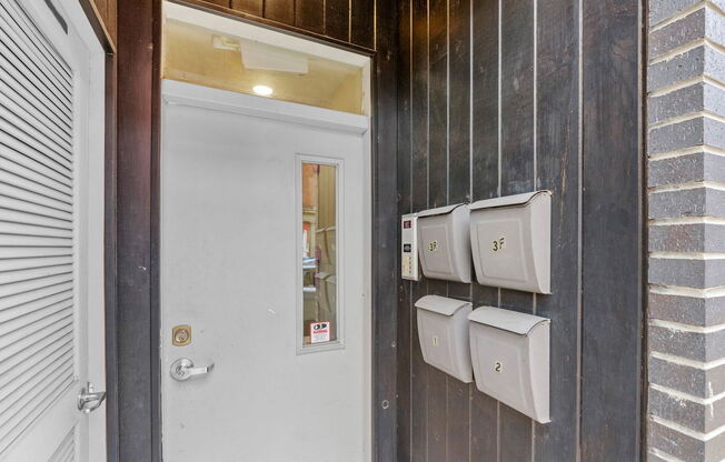 900 N 16 ST