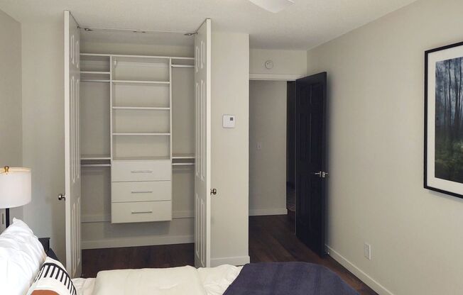 2 beds, 1.5 baths, 942 sqft, $2,095, Unit 412-202