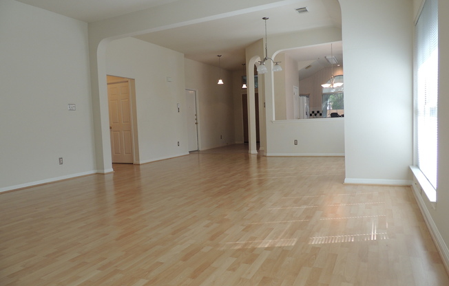 Beautiful 3 bedroom home Close to The Domain!