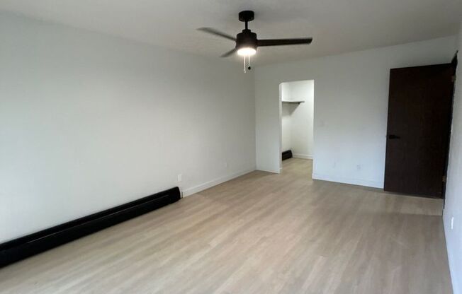 2 beds, 1 bath, 1,050 sqft, $995, Unit 215-302C