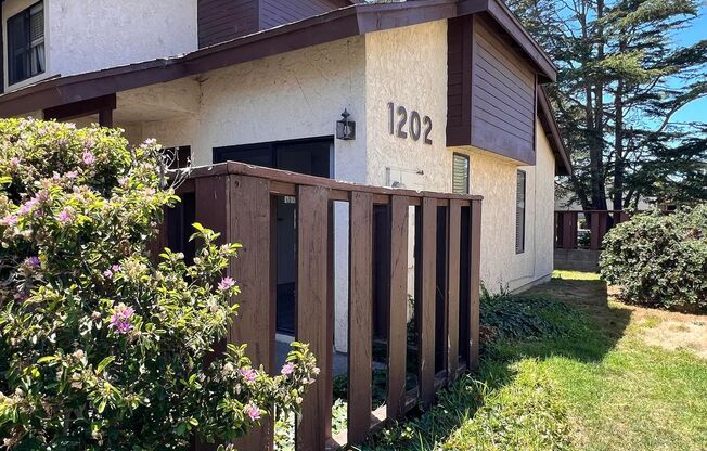 Cozy Lompoc Townhouse