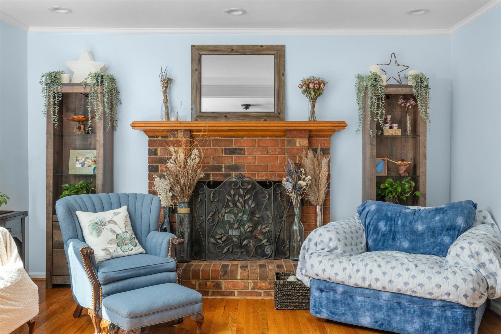 4BR/2.5BA Greenbrier Garden Getaway—Where Cul-de-Sac Camaraderie Meets Chesapeake Convenience