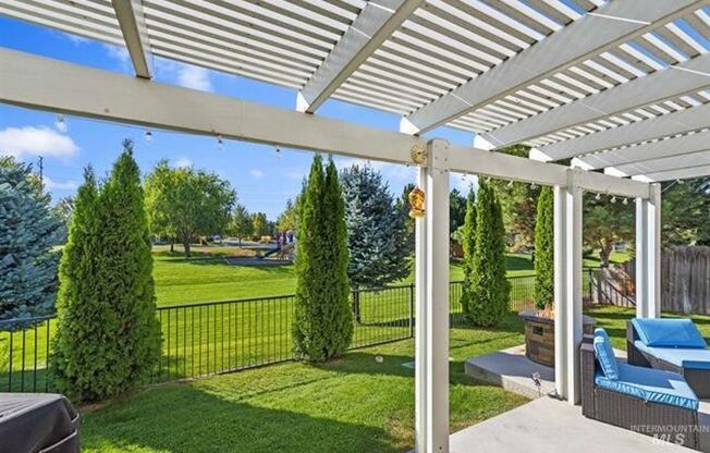 3 Bed (+ bonus room) 2 Bath Home in Meridian Avail 8/20/25