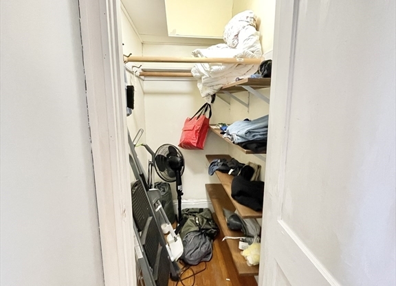1 bed, 1 bath, 650 sqft, $2,950, Unit 25