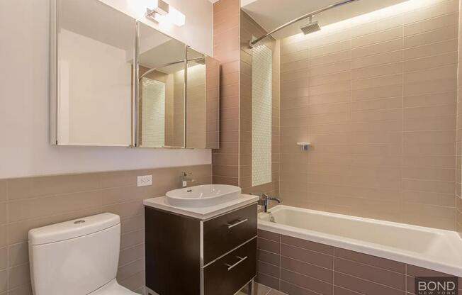 1 bed, 1 bath, $3,700, Unit 2J
