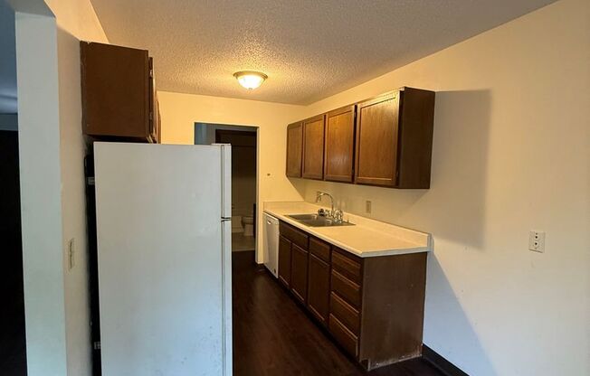 2 beds, 1.5 baths, 905 sqft, $1,460, Unit 35-202