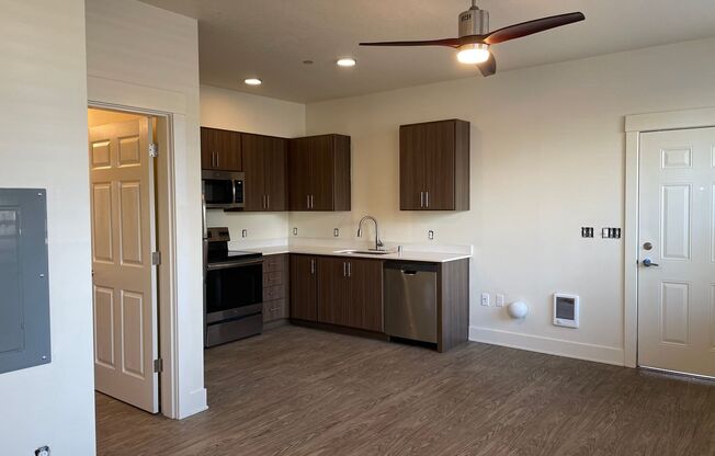 L13609 --  Avey Court Apartments