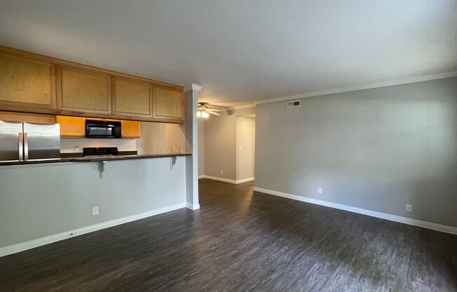 2 beds, 2 baths, 850 sqft, $3,060, Unit 813-08