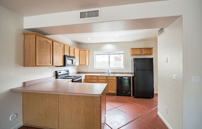 3 beds, 2.5 baths, $2,400, Unit 1