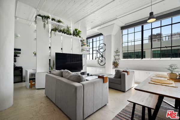 1 bed, 1 bath, 1,020 sqft, $2,860, Unit 617