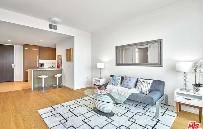 1 bed, 2 baths, 780 sqft, $3,495, Unit 1001