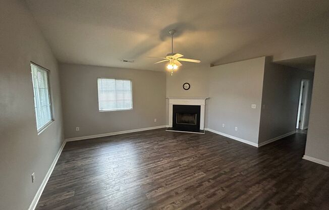 3 beds, 2 baths, $1,395