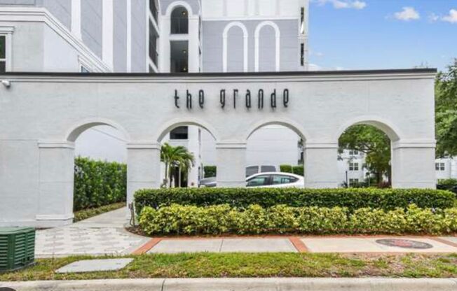 Exclusive Downtown Orlando condo - the GRANDE