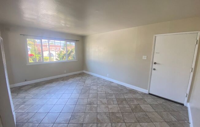 2 beds, 1 bath, 800 sqft, $1,895