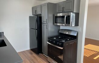 2 beds, 1 bath, 650 sqft, $2,395, Unit Unit 6