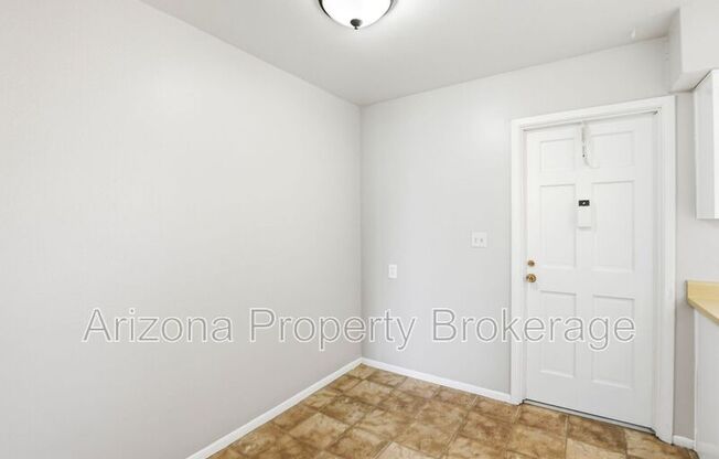 3934 E PICCADILLY RD