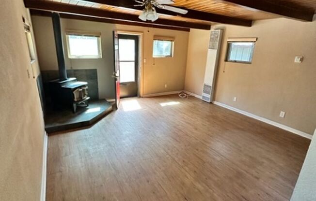 3 beds, 1 bath, $2,000